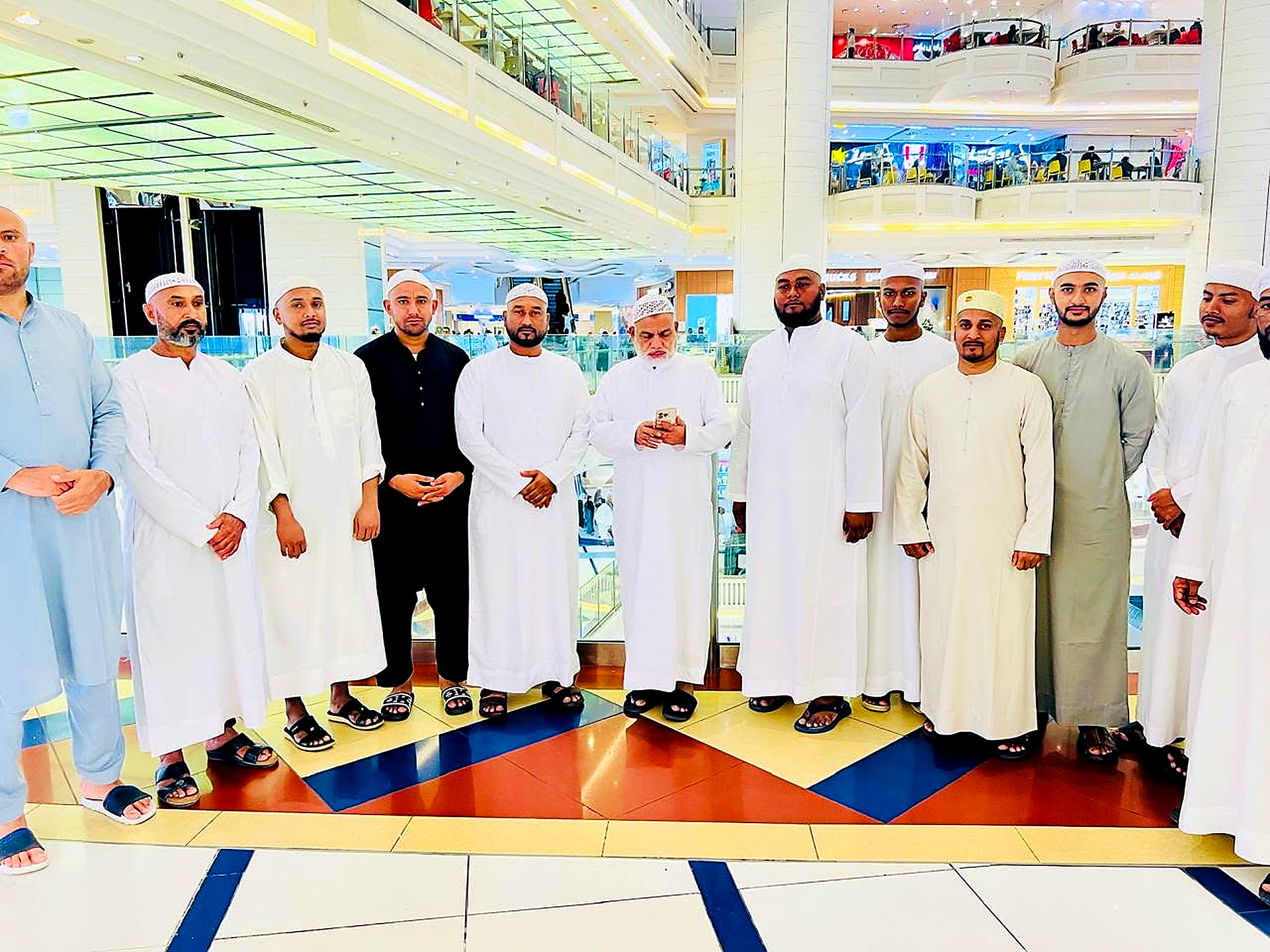 {"en":"Free Umrah & Hajj","bn":"\u09ac\u09bf\u09a8\u09be\u09ae\u09c2\u09b2\u09cd\u09af\u09c7 \u0989\u09ae\u09b0\u09be\u09b9 \u0993 \u09b9\u099c"}